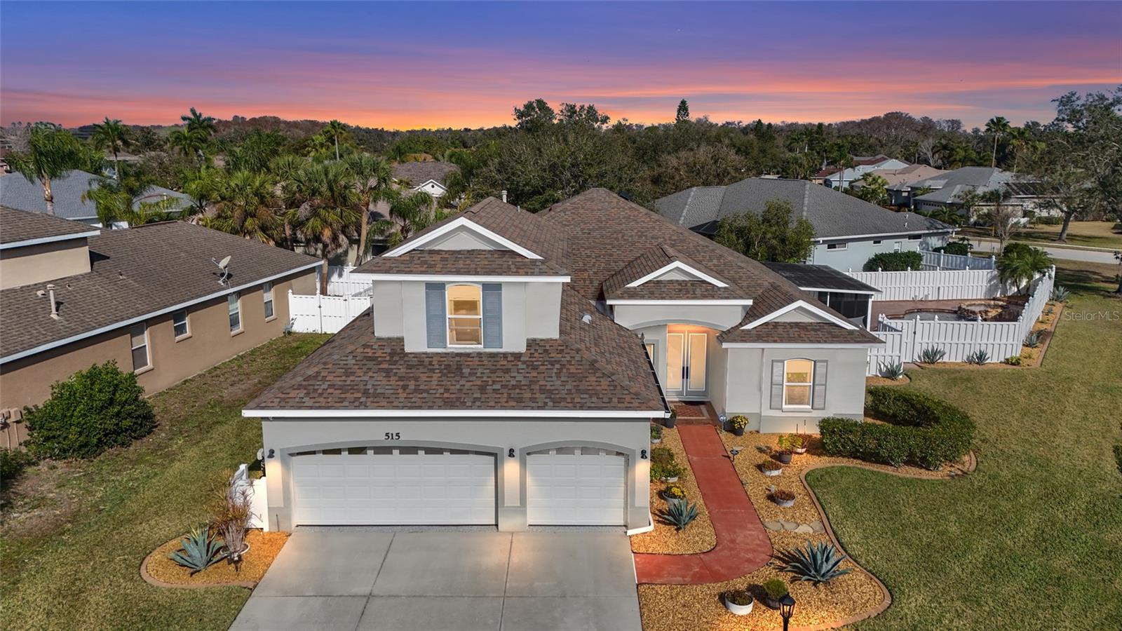 Single Family Residence in BRADENTON, FL - Daniel Dourado