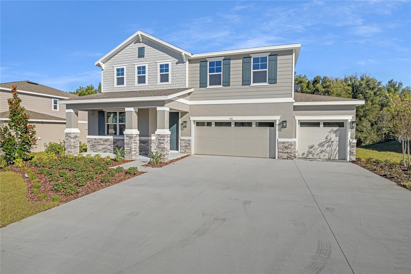 Single Family Residence in MOUNT DORA, FL - Daniel Dourado