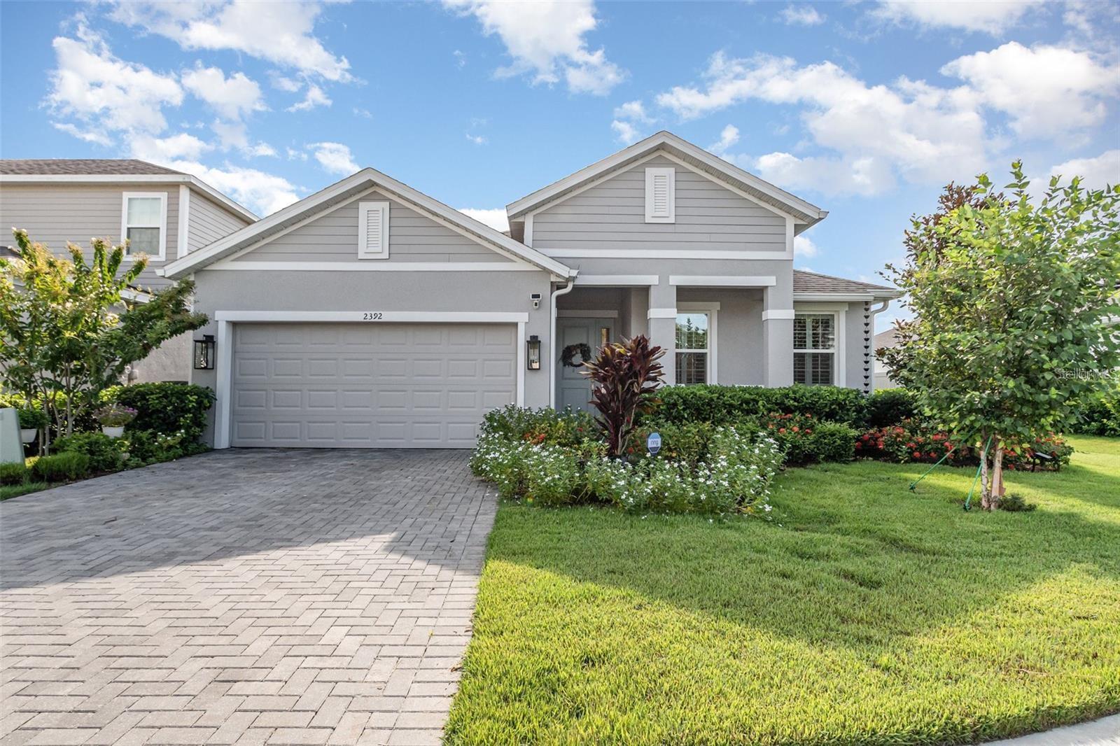 Single Family Residence in MOUNT DORA, FL - Daniel Dourado