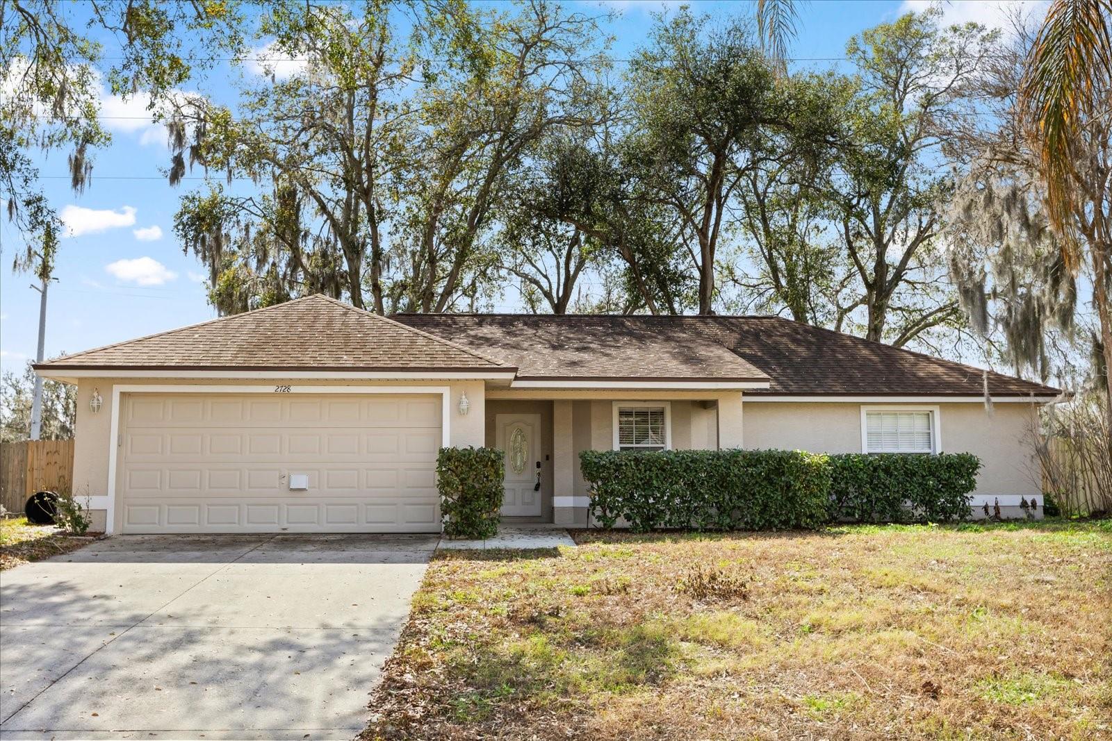 Single Family Residence em EUSTIS, FL - Daniel Dourado