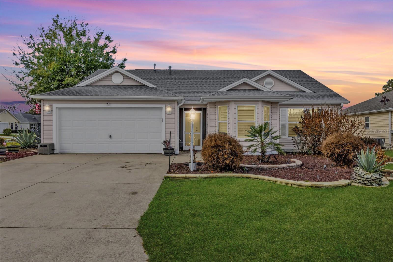 Single Family Residence in THE VILLAGES, FL - Daniel Dourado