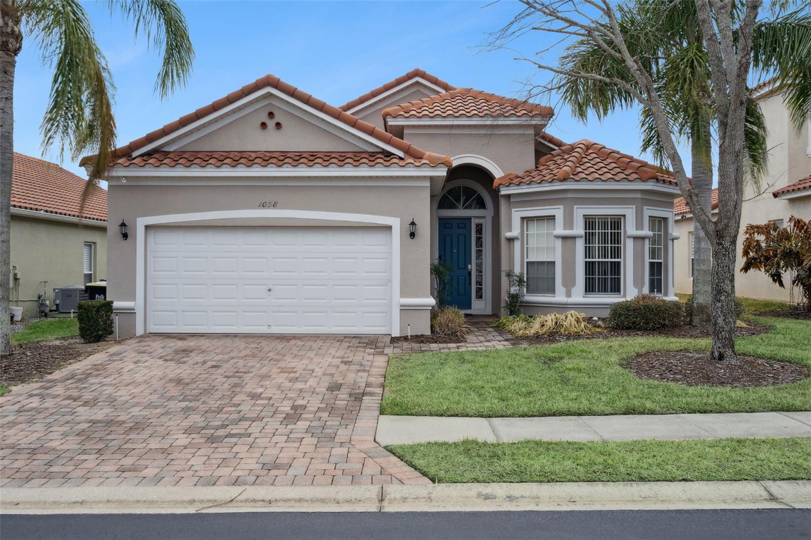Single Family Residence in DAVENPORT, FL - Daniel Dourado