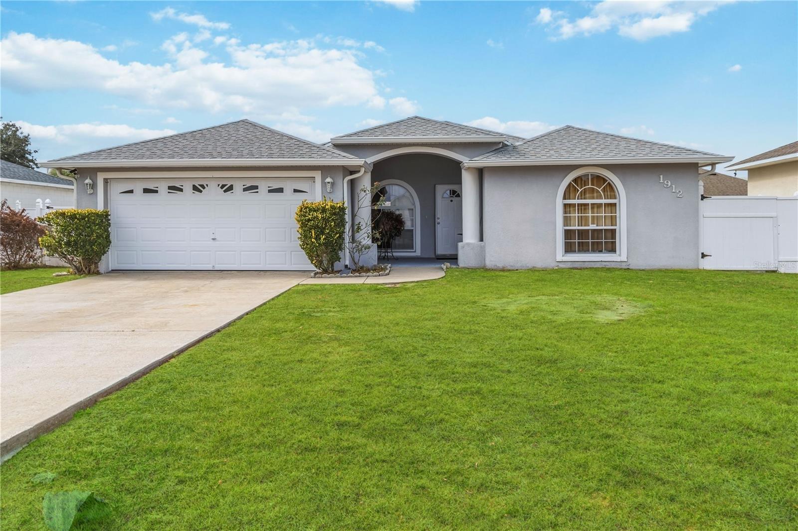 Single Family Residence in POINCIANA, FL - Daniel Dourado