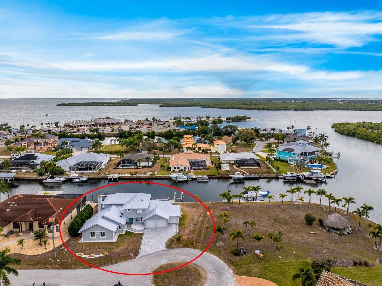 Single Family Residence in PORT CHARLOTTE, FL - Daniel Dourado