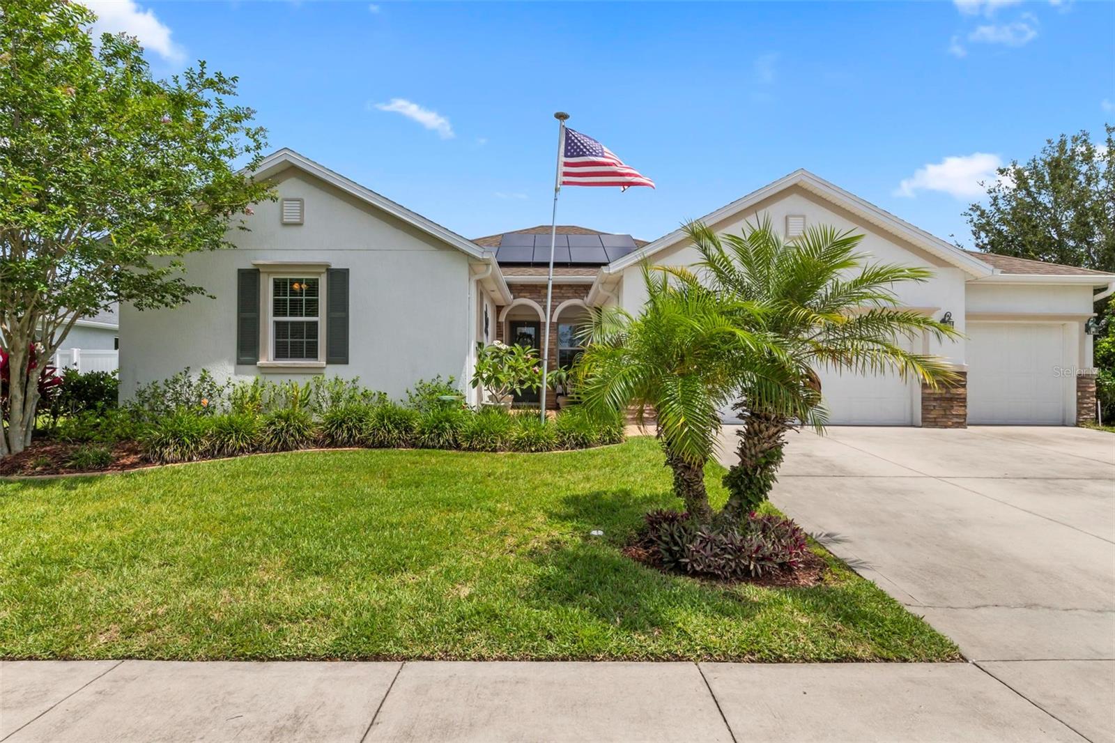 Single Family Residence in PALM COAST, FL - Daniel Dourado