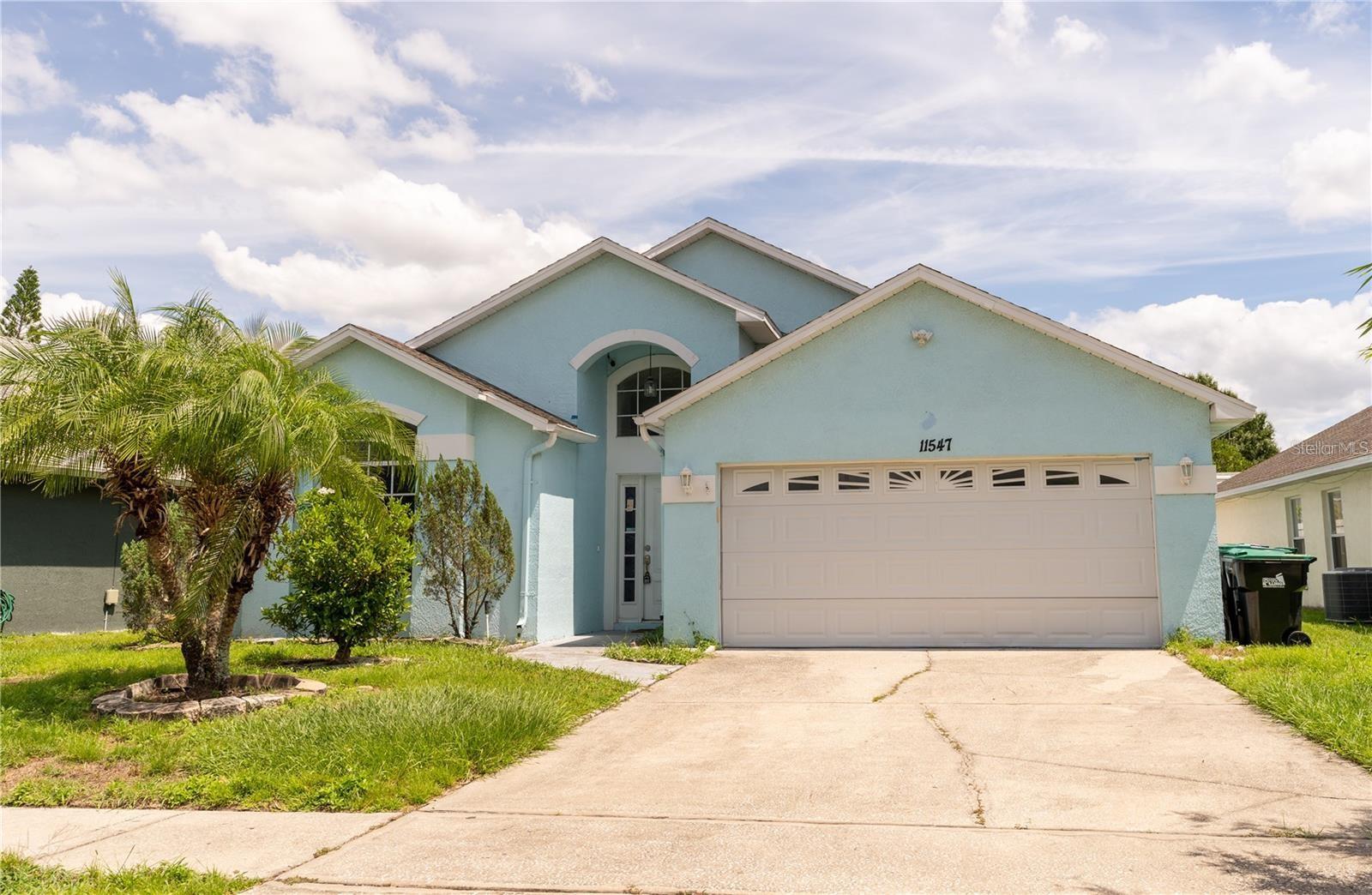 Single Family Residence in ORLANDO, FL - Daniel Dourado