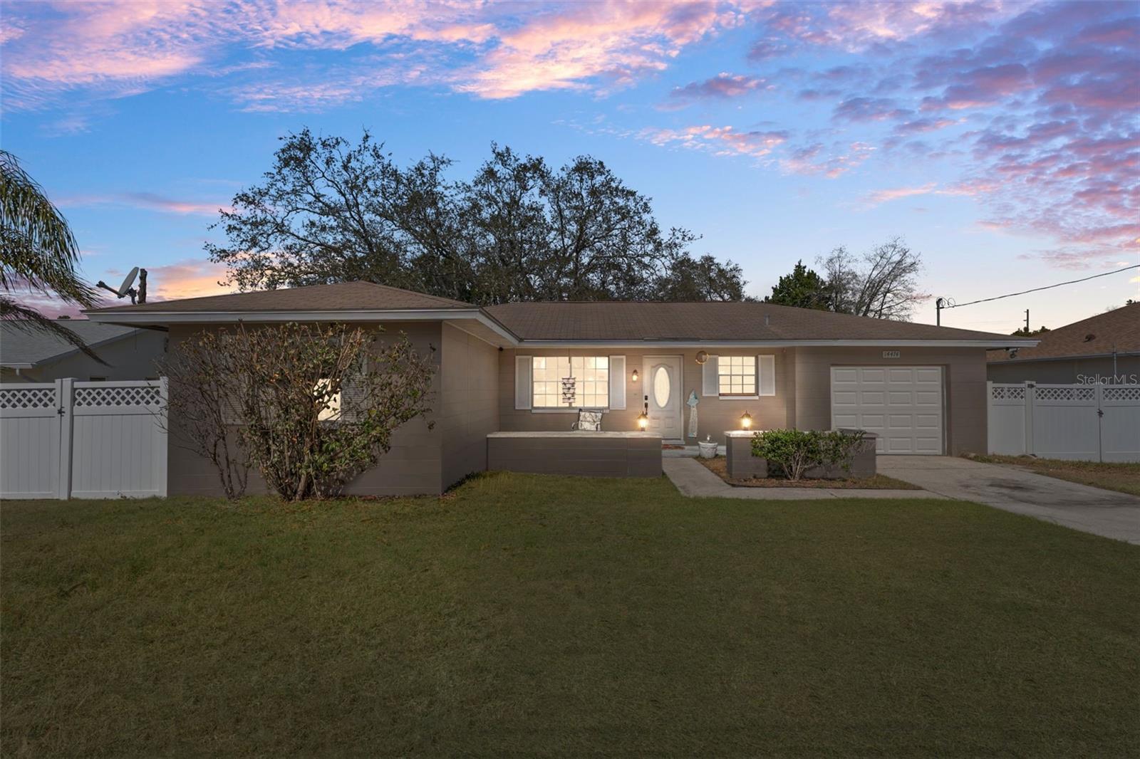 Single Family Residence em SPRING HILL, FL - Daniel Dourado