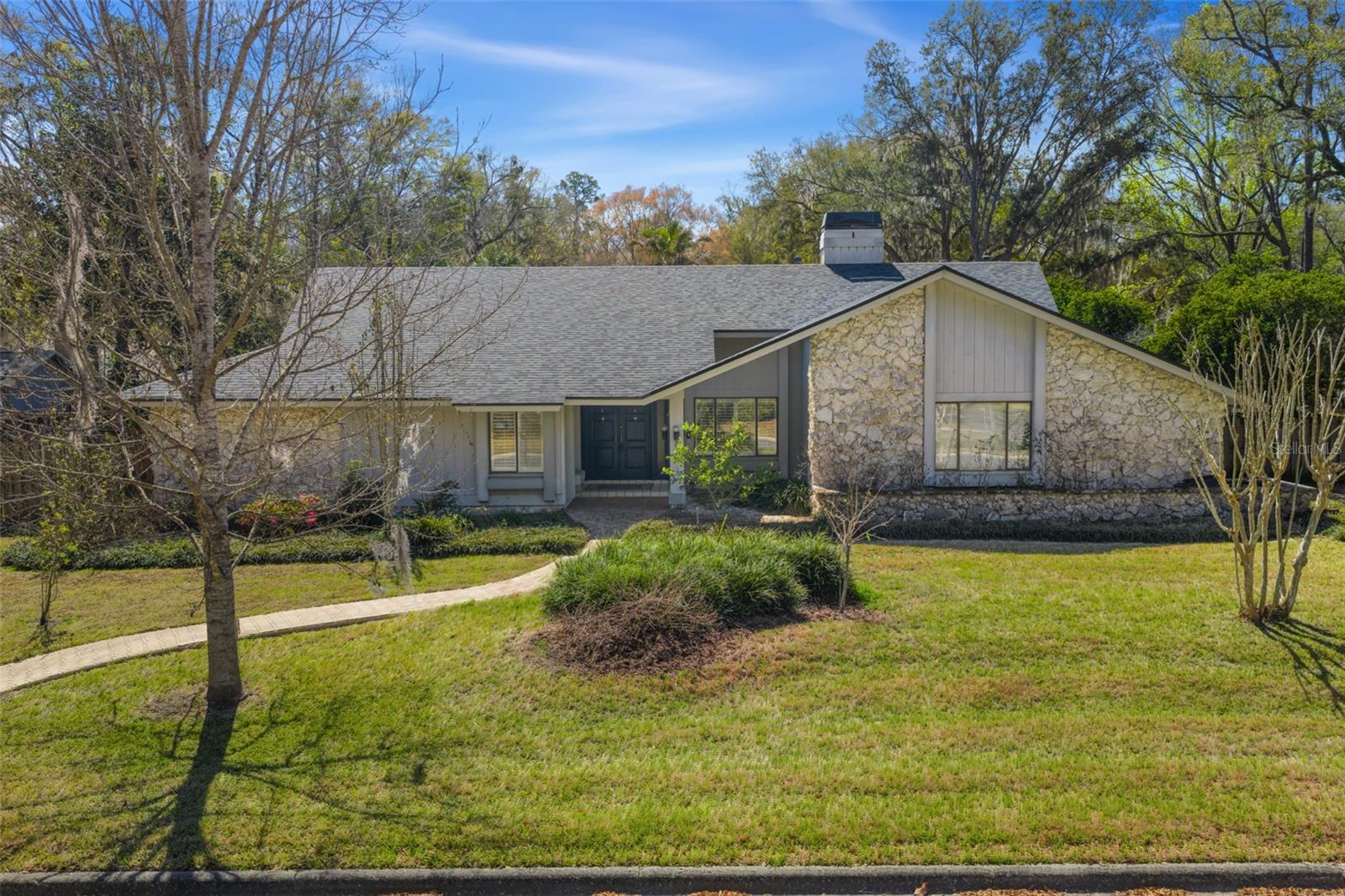 Single Family Residence in GAINESVILLE, FL - Daniel Dourado