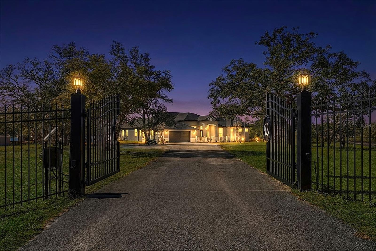 Single Family Residence em WEEKI WACHEE, FL - Daniel Dourado