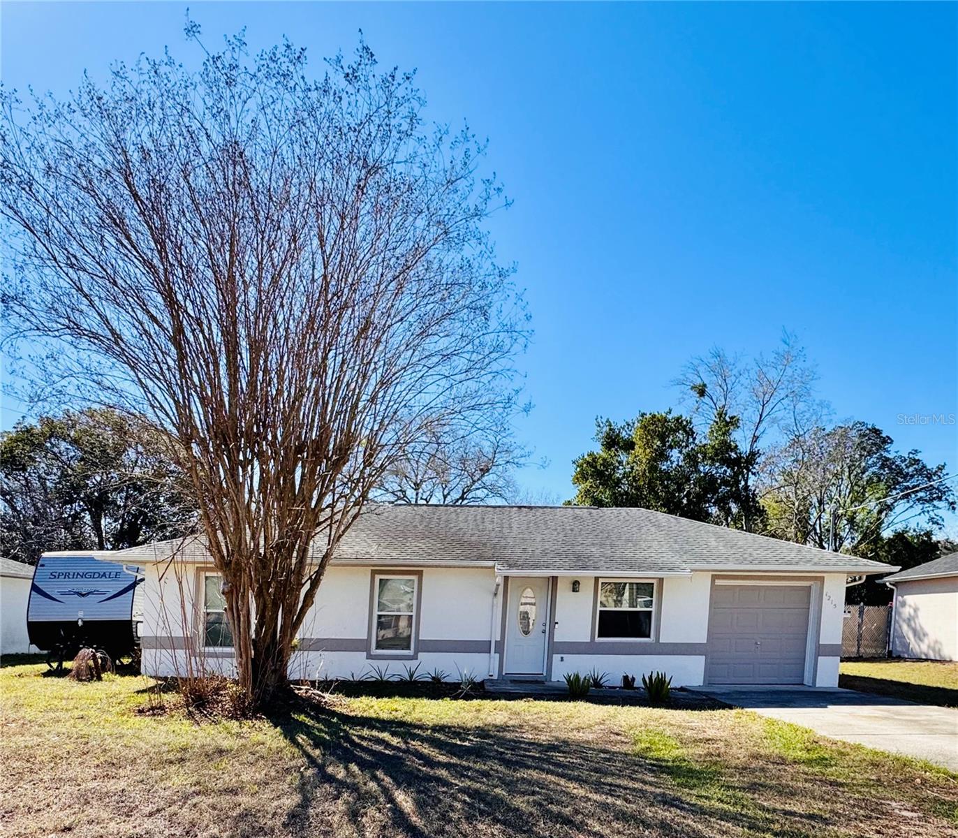 Single Family Residence em SPRING HILL, FL - Daniel Dourado