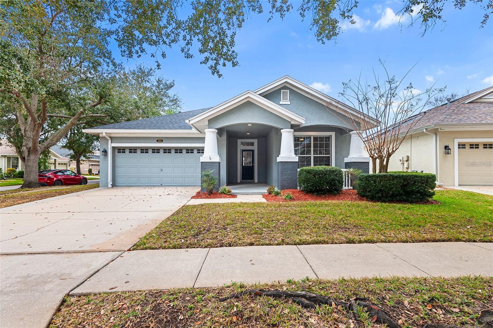 Single Family Residence in LUTZ, FL - Daniel Dourado