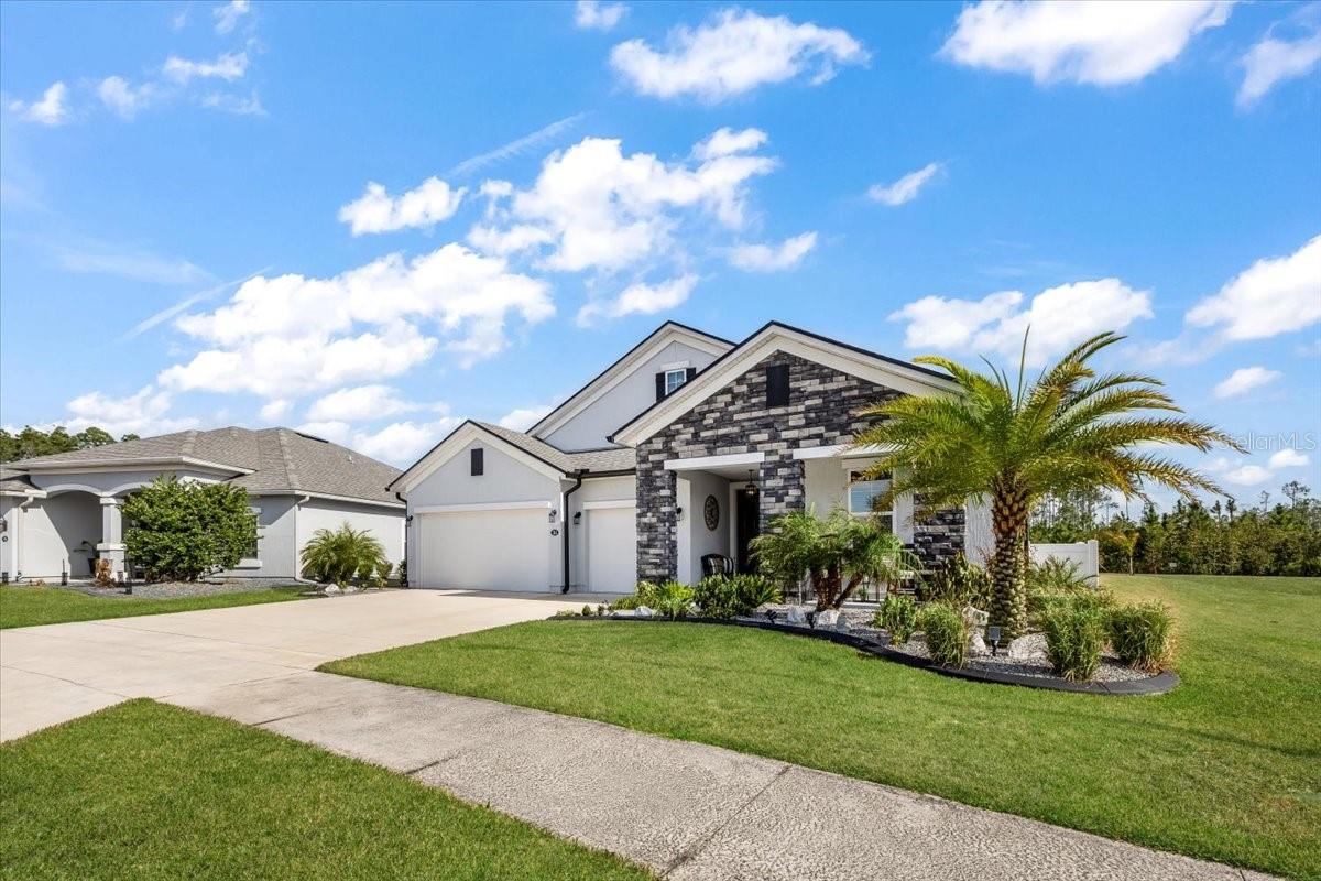 Single Family Residence in PALM COAST, FL - Daniel Dourado