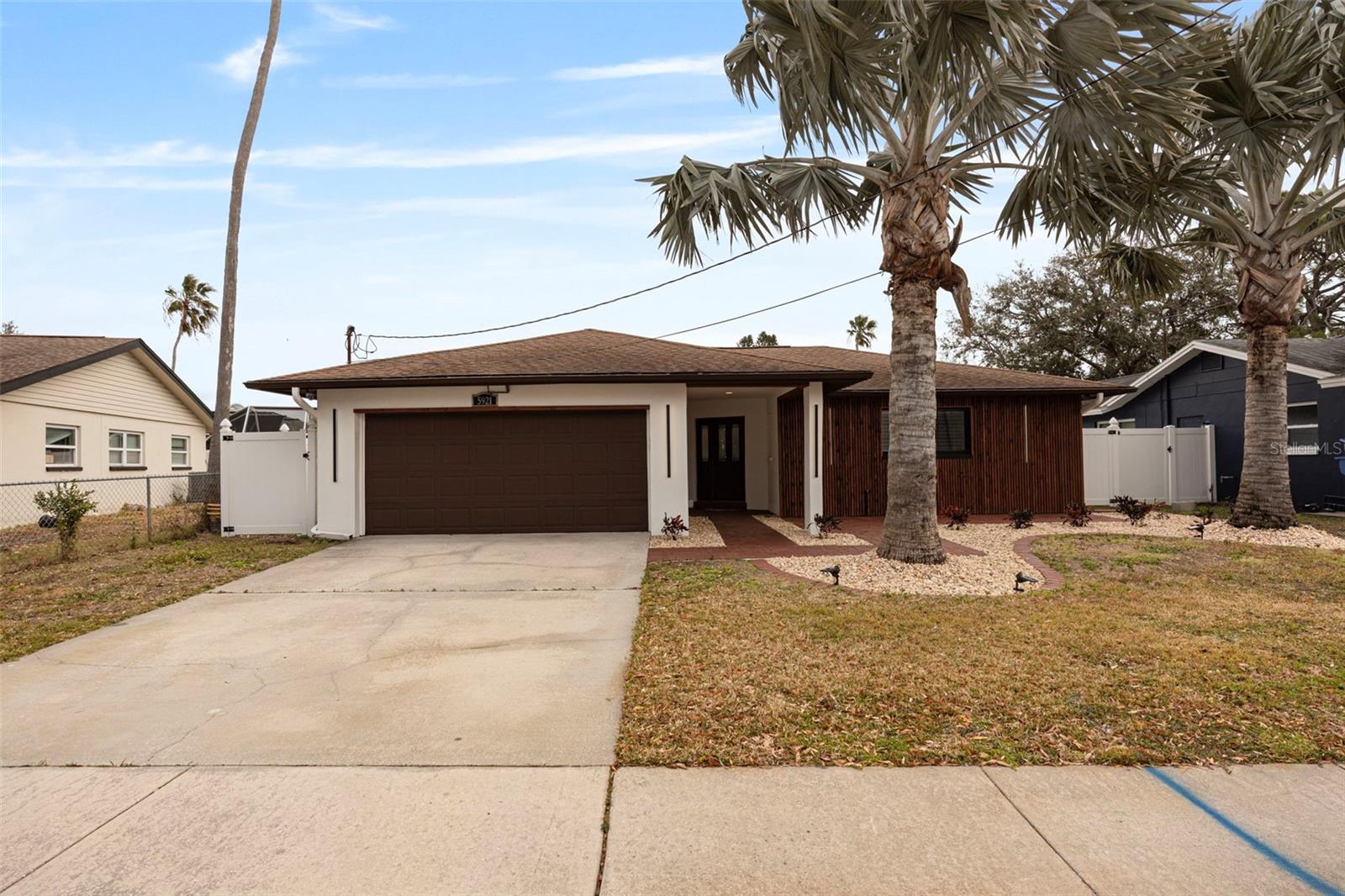 Single Family Residence em ST PETERSBURG, FL - Daniel Dourado