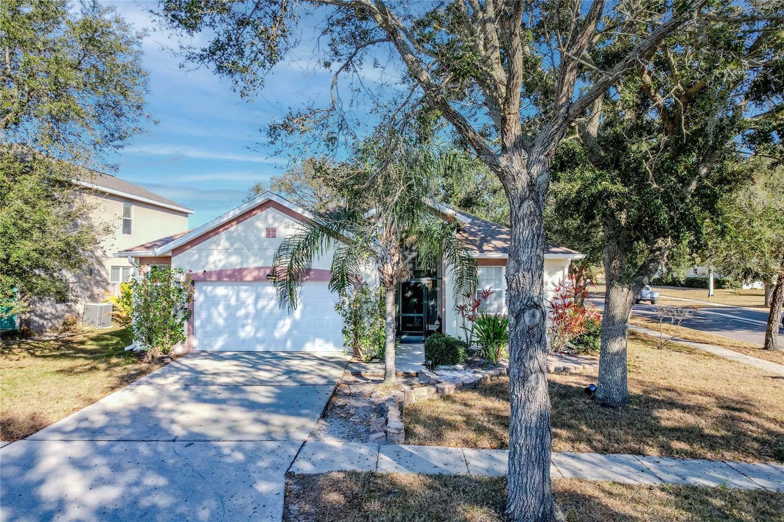 Single Family Residence in APOLLO BEACH, FL - Daniel Dourado