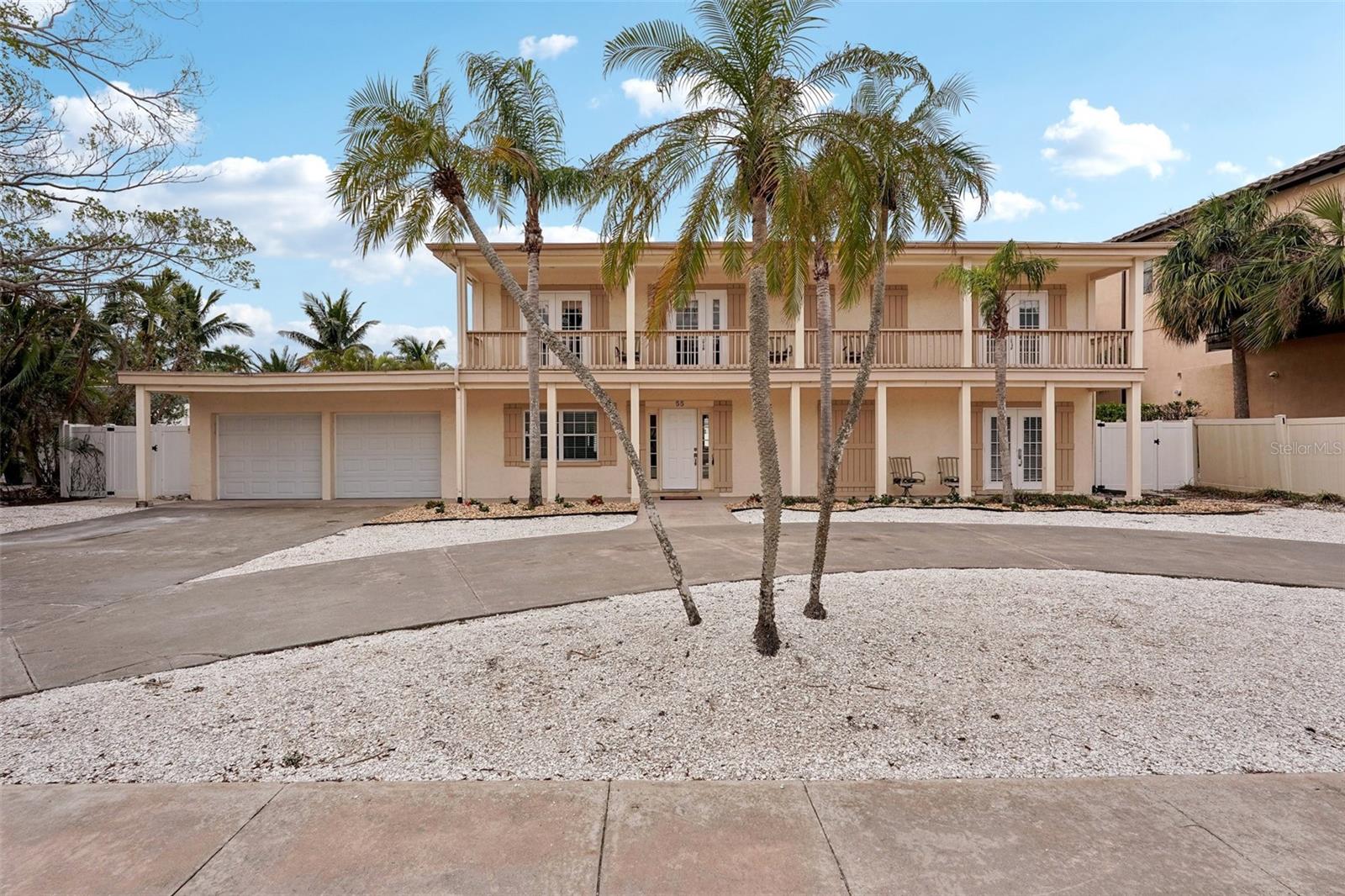 Single Family Residence in SARASOTA, FL - Daniel Dourado