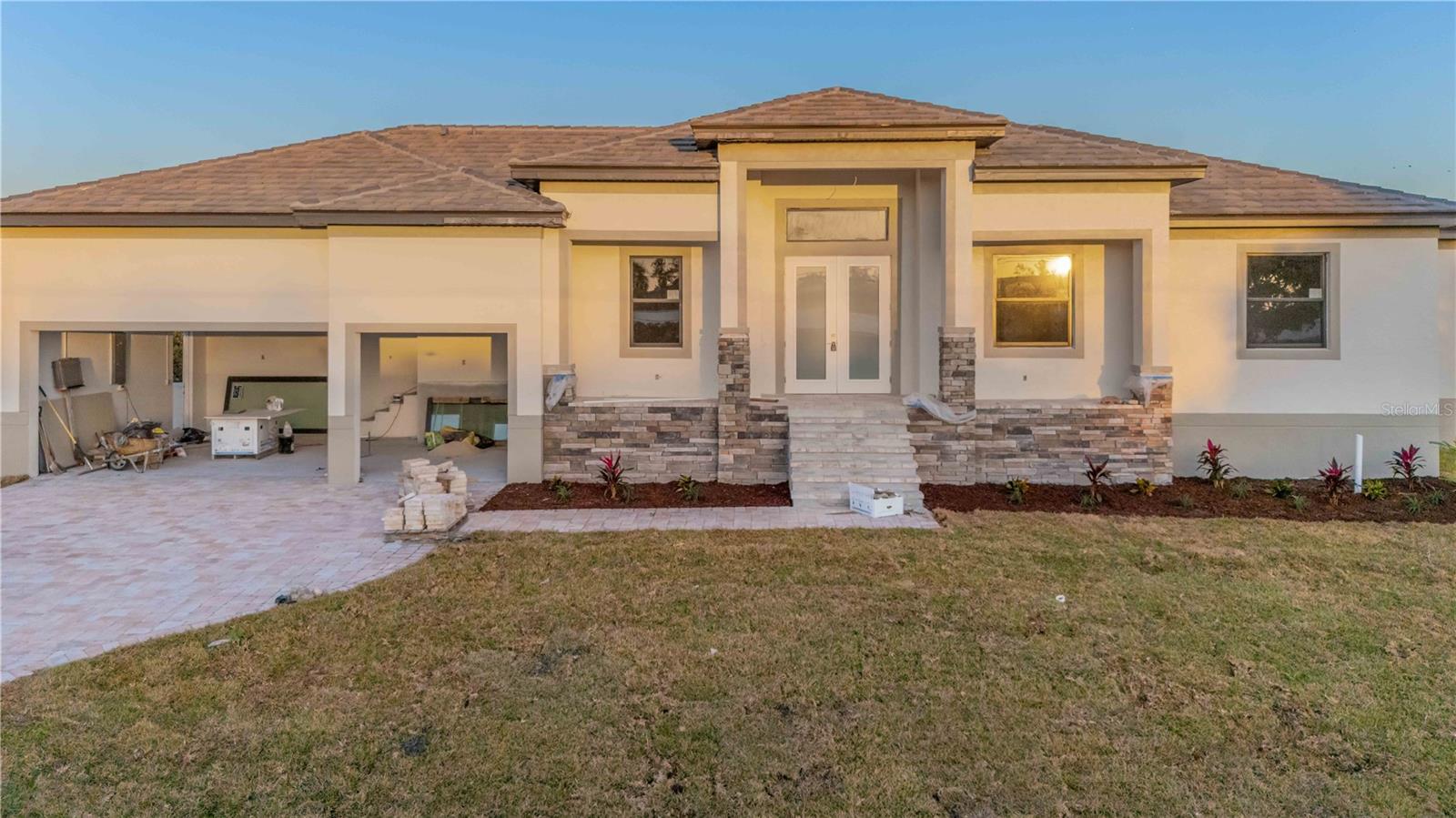 Single Family Residence in PUNTA GORDA, FL - Daniel Dourado