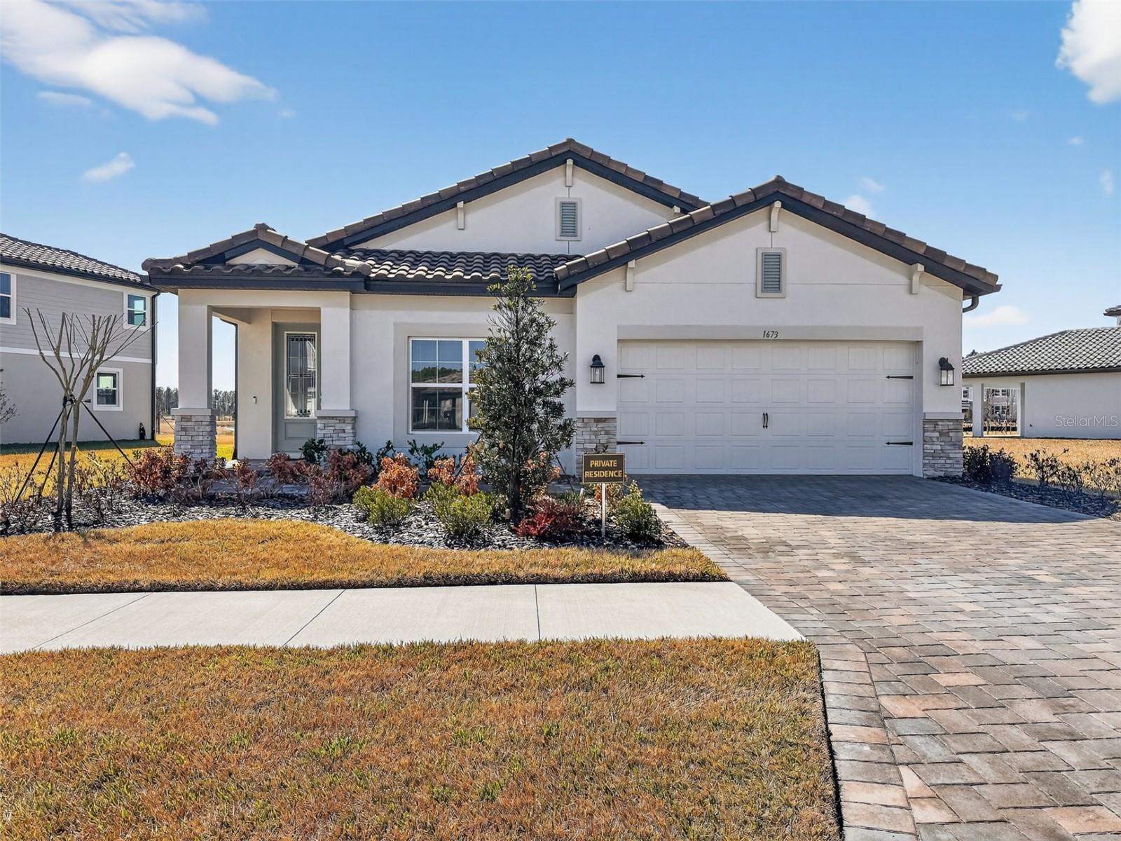 Single Family Residence em ZEPHYRHILLS, FL - Daniel Dourado