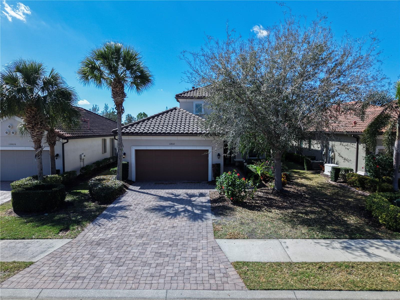 Single Family Residence in BRADENTON, FL - Daniel Dourado