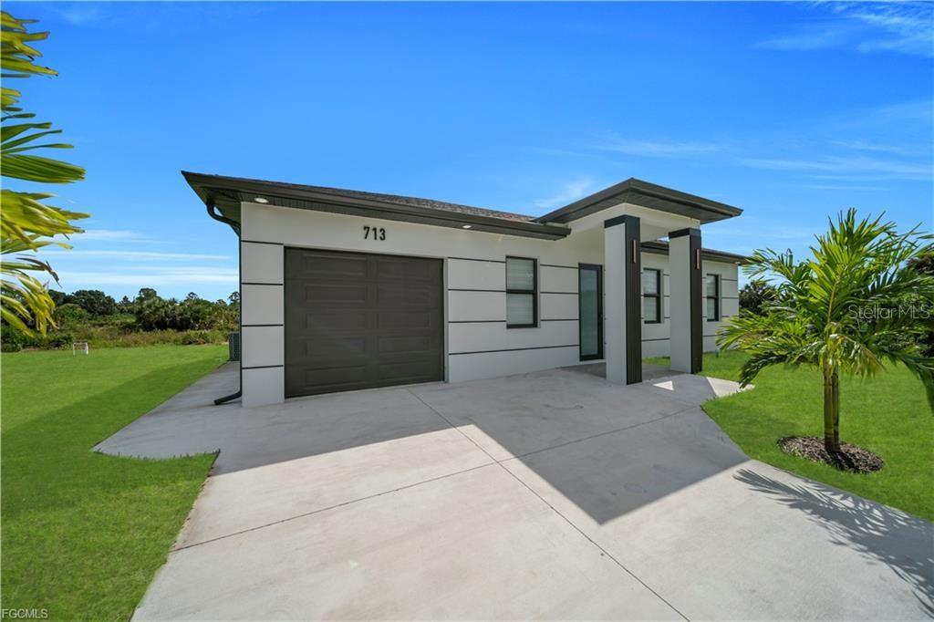 Single Family Residence in LEHIGH ACRES, FL - Daniel Dourado