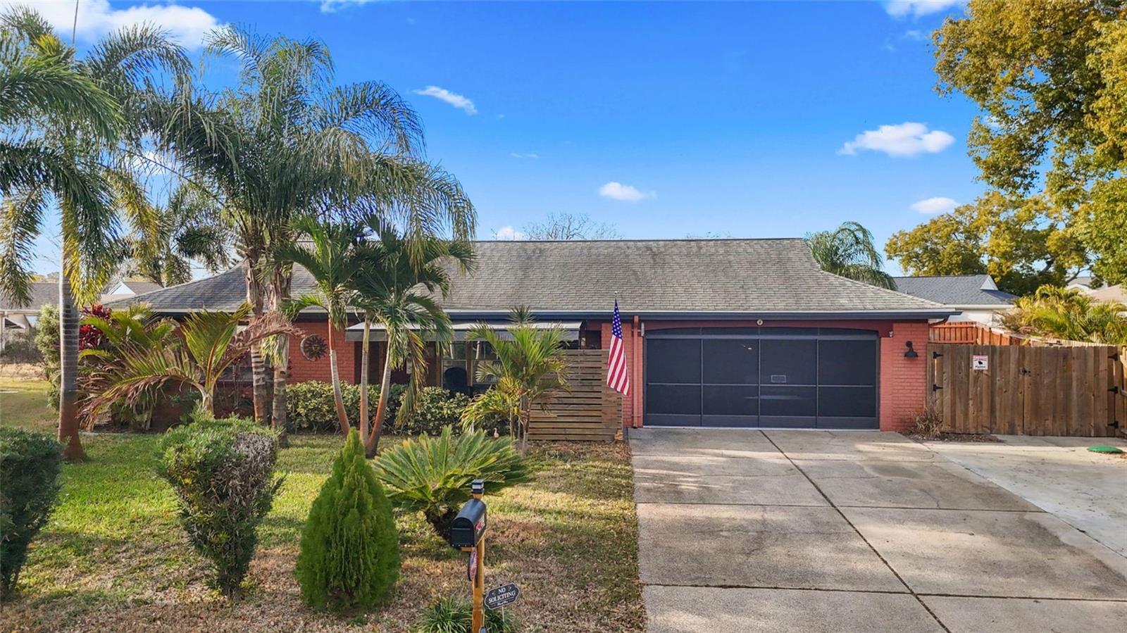 Single Family Residence in NEW PORT RICHEY, FL - Daniel Dourado