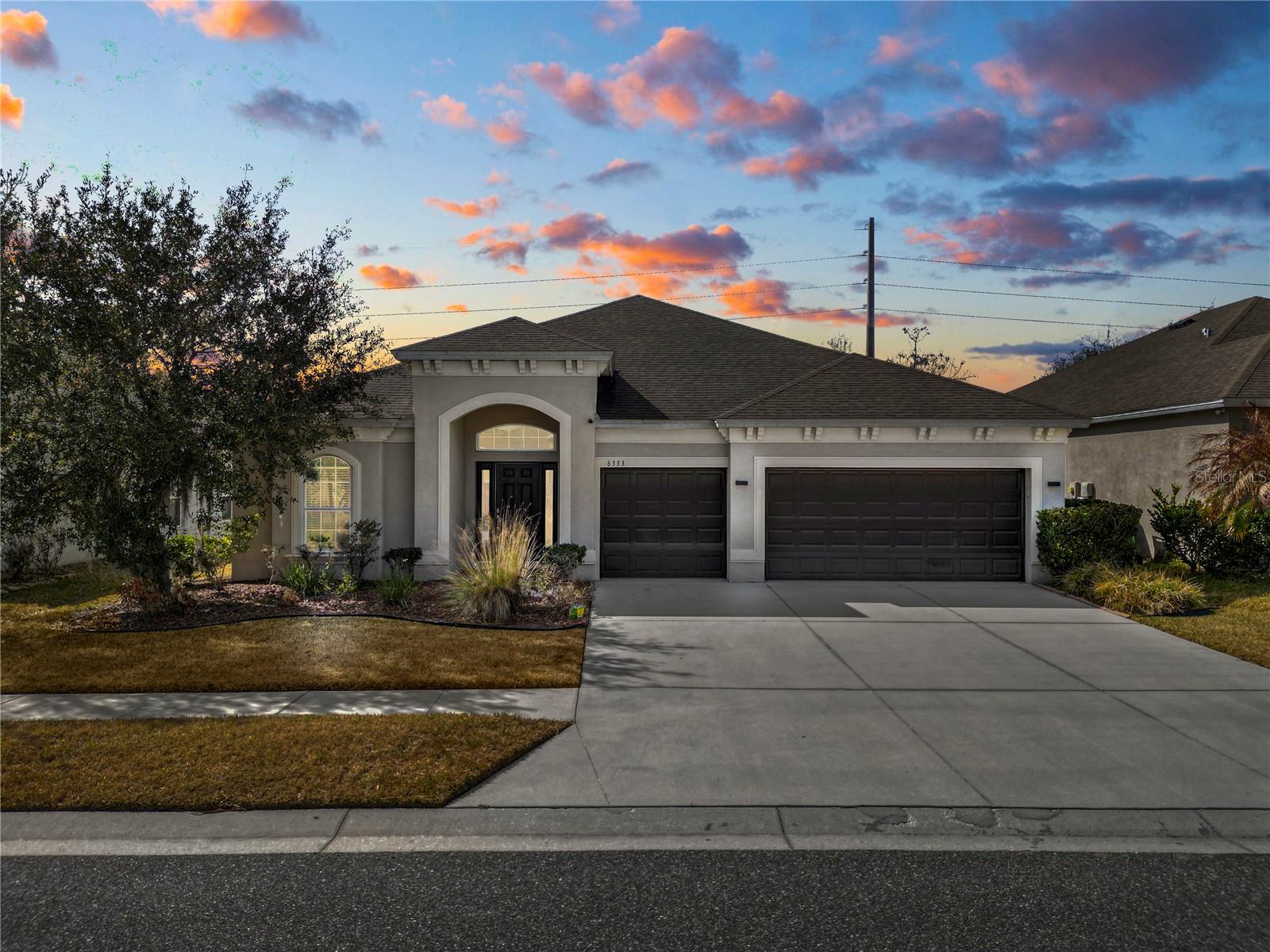 Single Family Residence em WESLEY CHAPEL, FL - Daniel Dourado