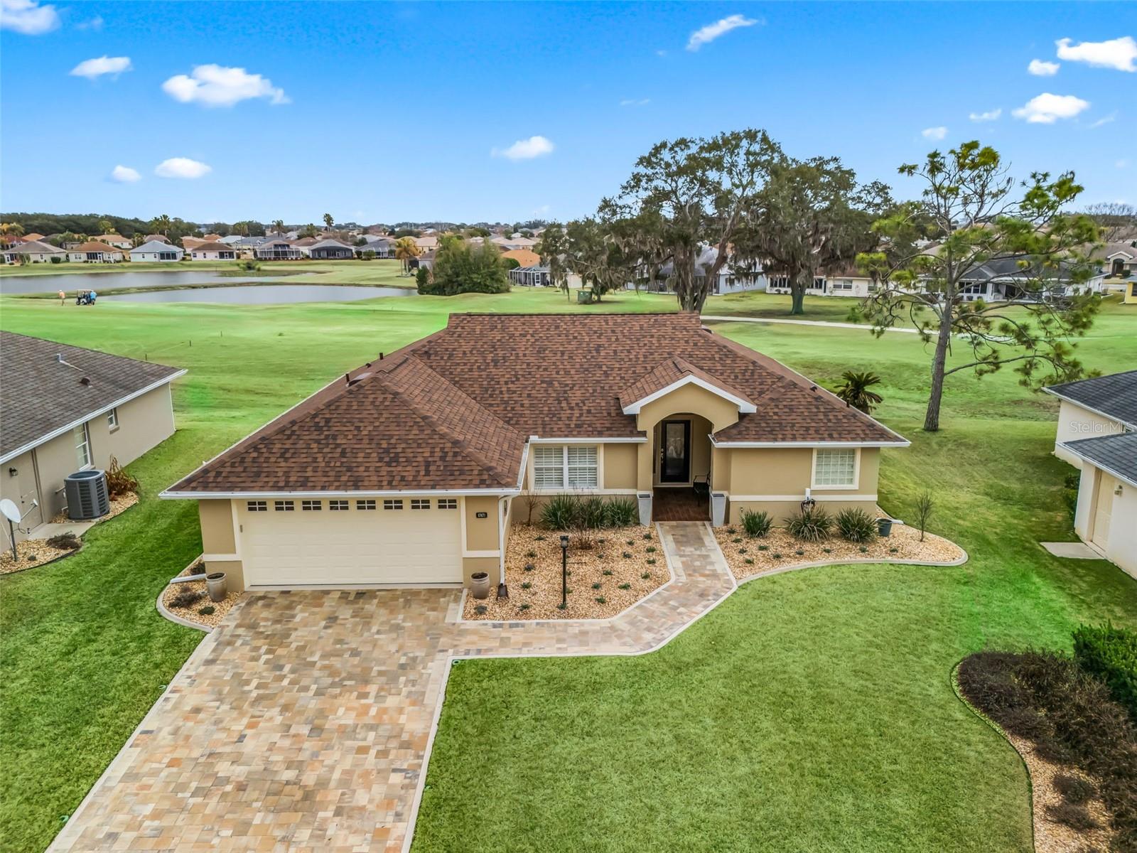 Single Family Residence in SUMMERFIELD, FL - Daniel Dourado