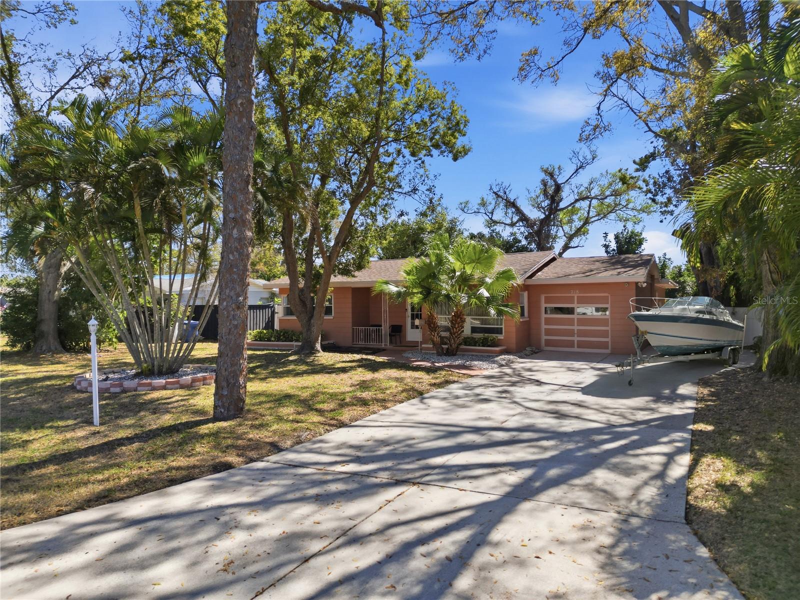 Single Family Residence em ST PETERSBURG, FL - Daniel Dourado