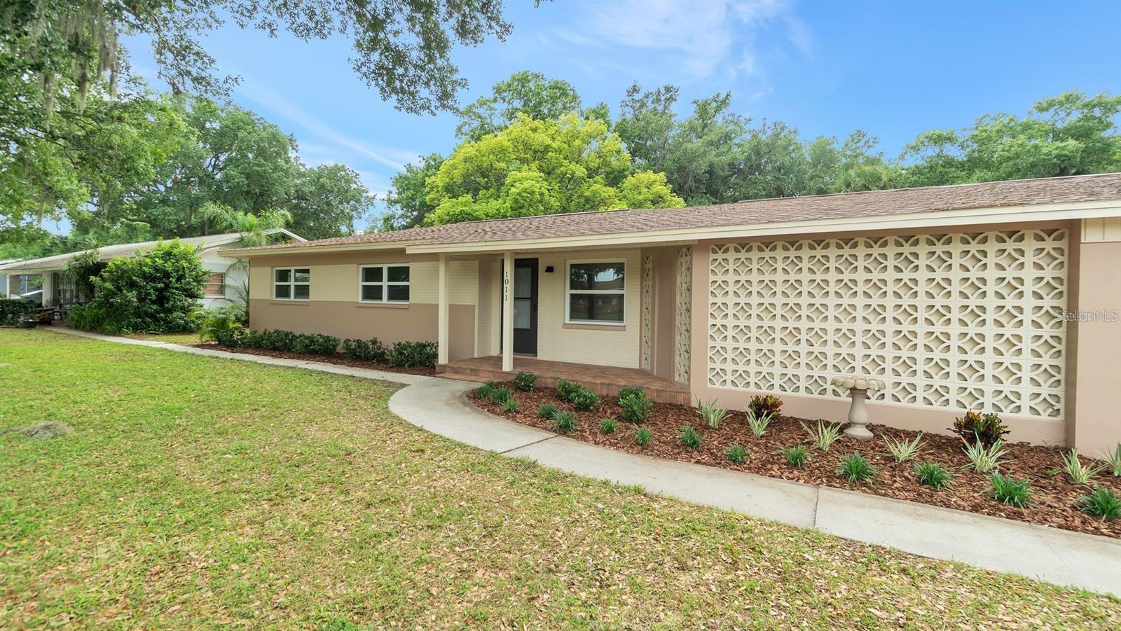 Single Family Residence in TAMPA, FL - Daniel Dourado