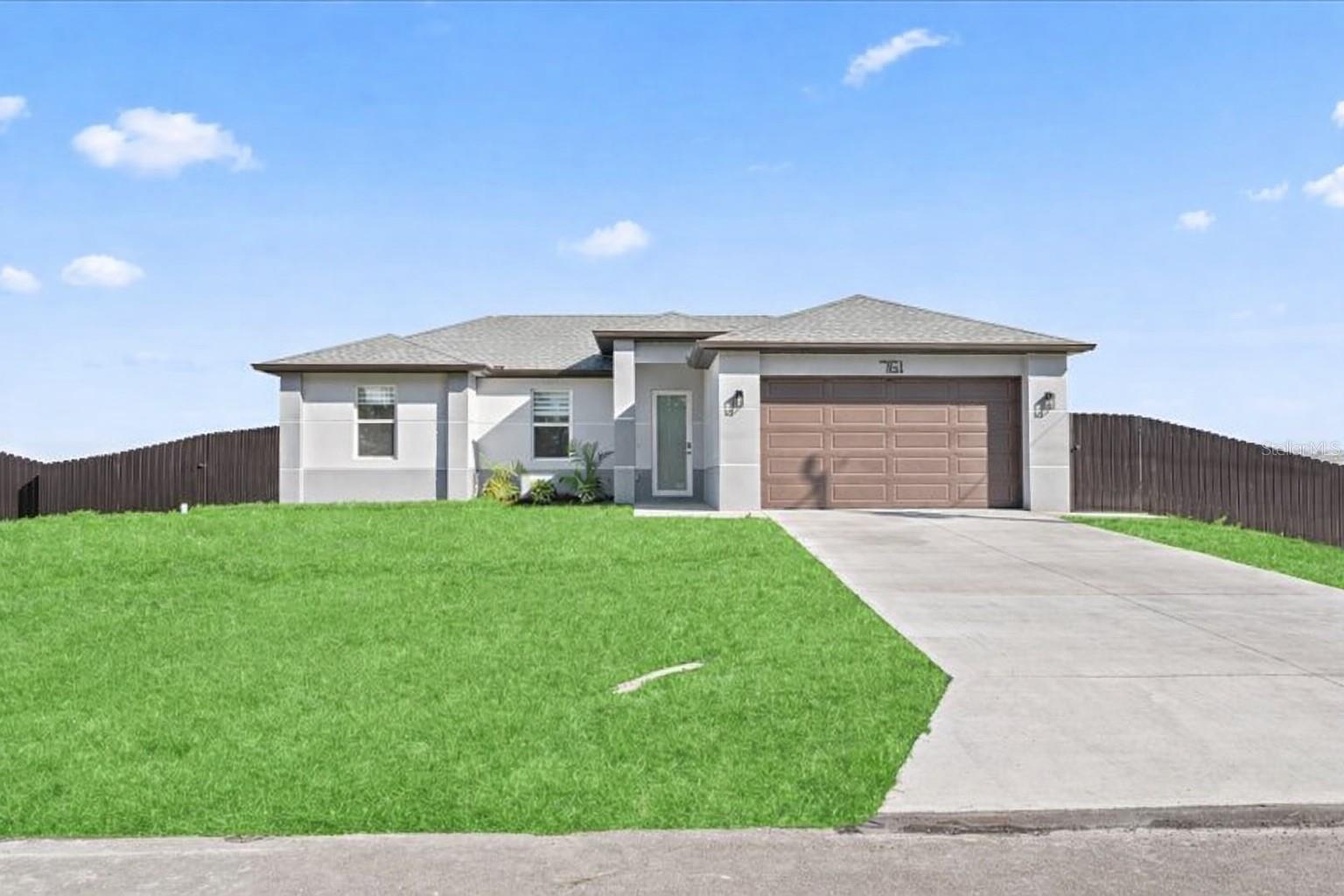 Single Family Residence em CAPE CORAL, FL - Daniel Dourado