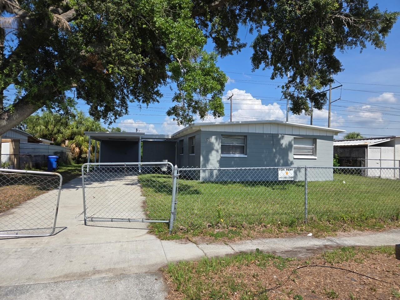 Single Family Residence in TAMPA, FL - Daniel Dourado