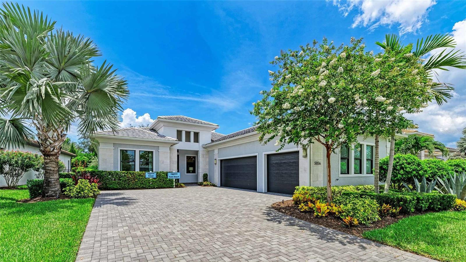 Single Family Residence in LAKEWOOD RANCH, FL - Daniel Dourado