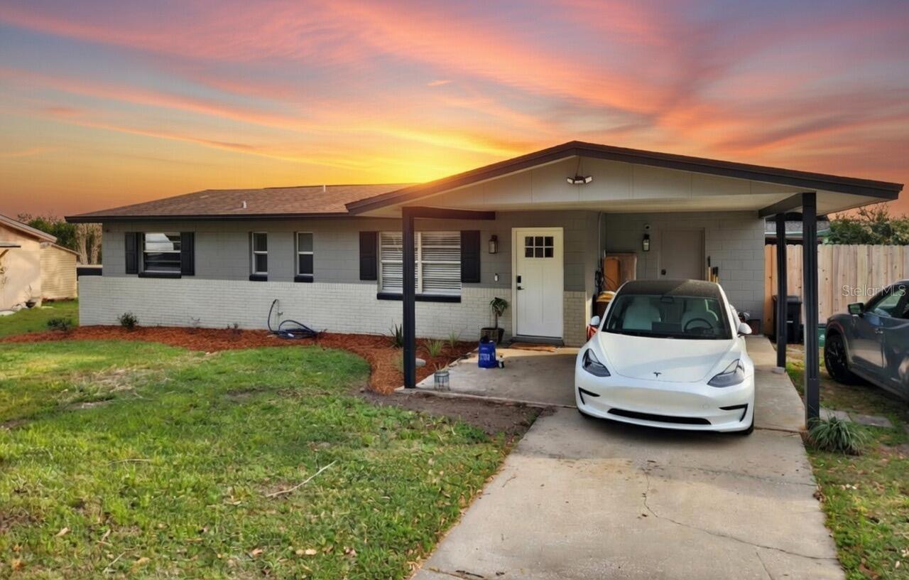 Single Family Residence in ALTAMONTE SPRINGS, FL - Daniel Dourado