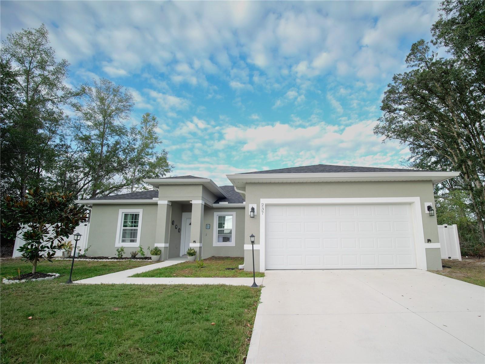 Single Family Residence in OCALA, FL - Daniel Dourado