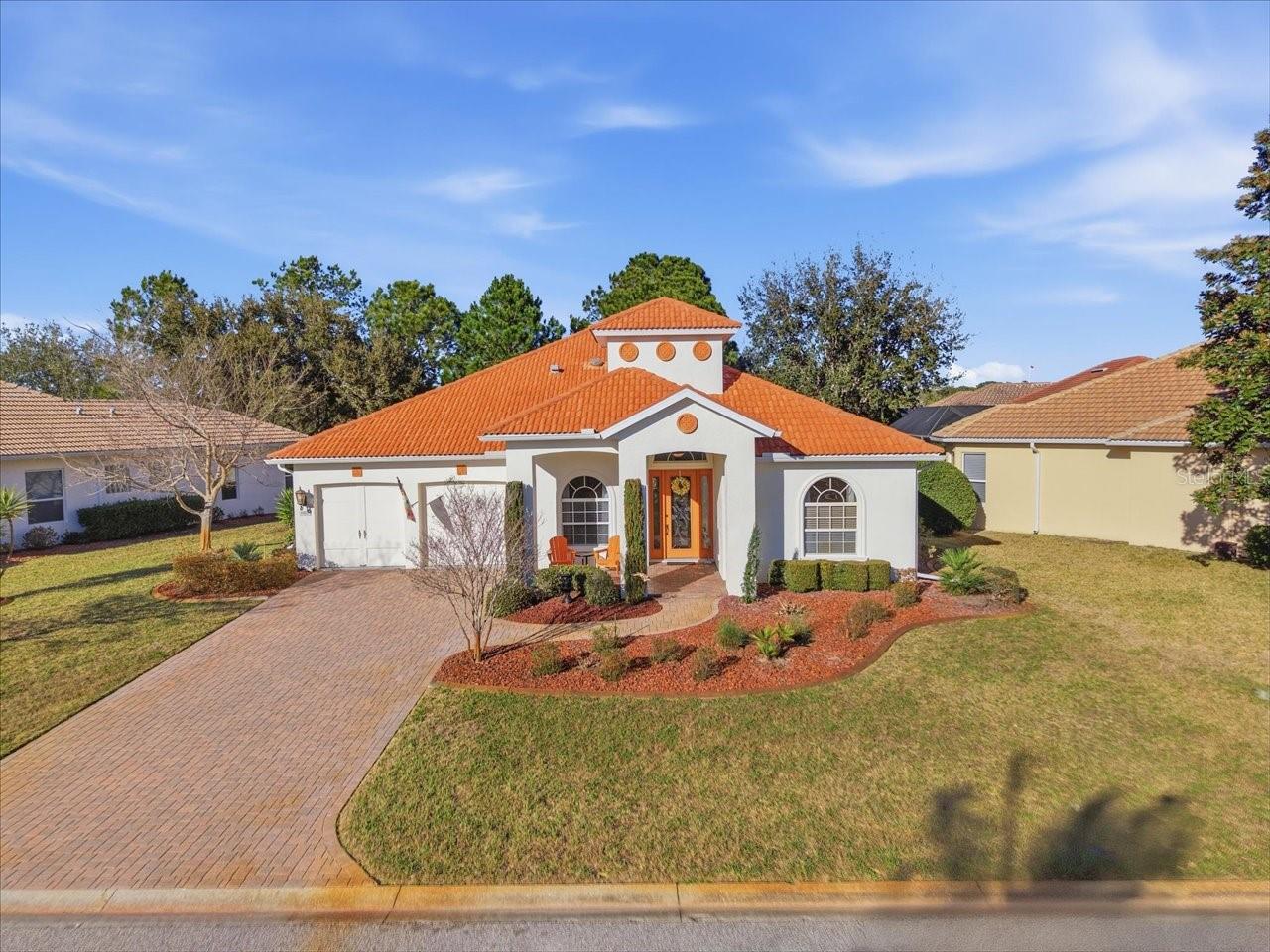 Single Family Residence em WEEKI WACHEE, FL - Daniel Dourado