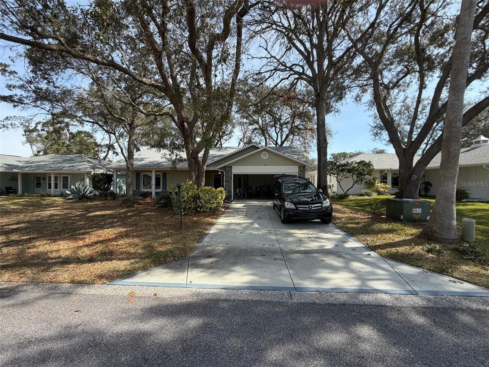 Single Family Residence em SPRING HILL, FL - Daniel Dourado