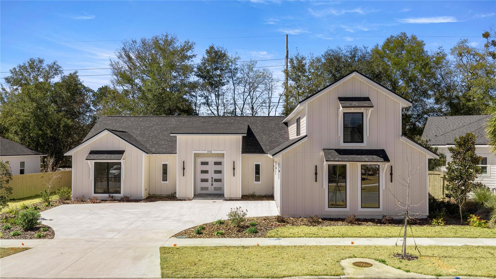 Single Family Residence in GAINESVILLE, FL - Daniel Dourado