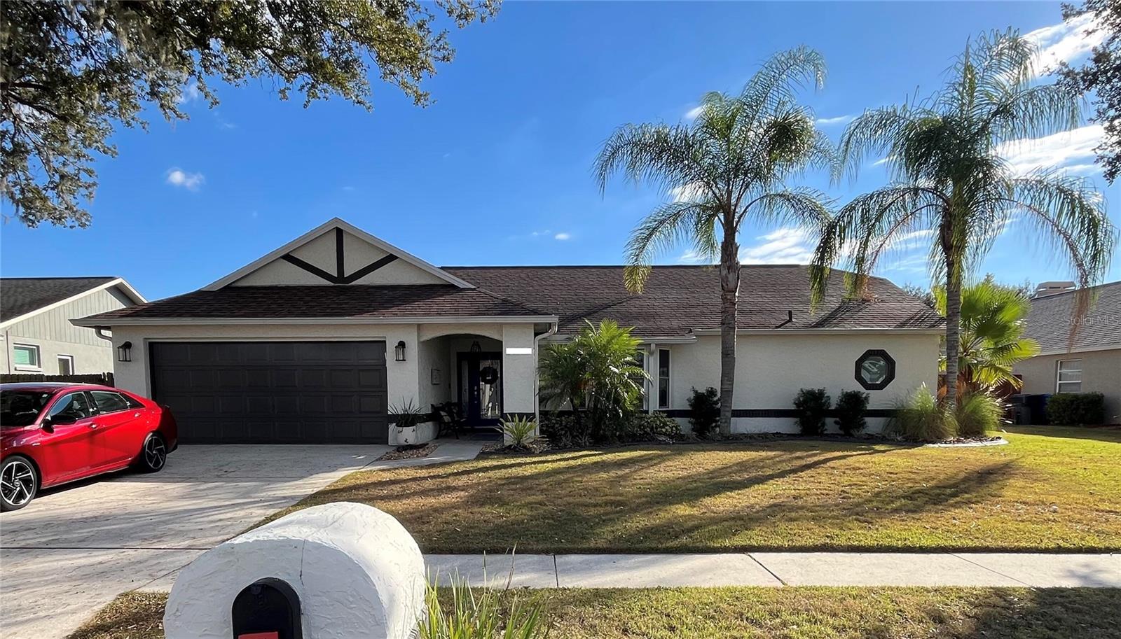 Single Family Residence in VALRICO, FL - Daniel Dourado