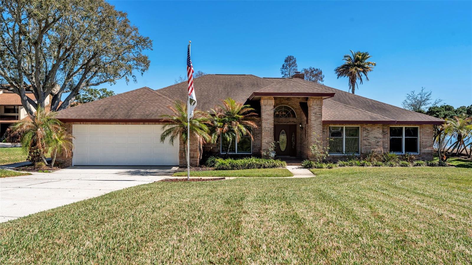 Single Family Residence in AUBURNDALE, FL - Daniel Dourado