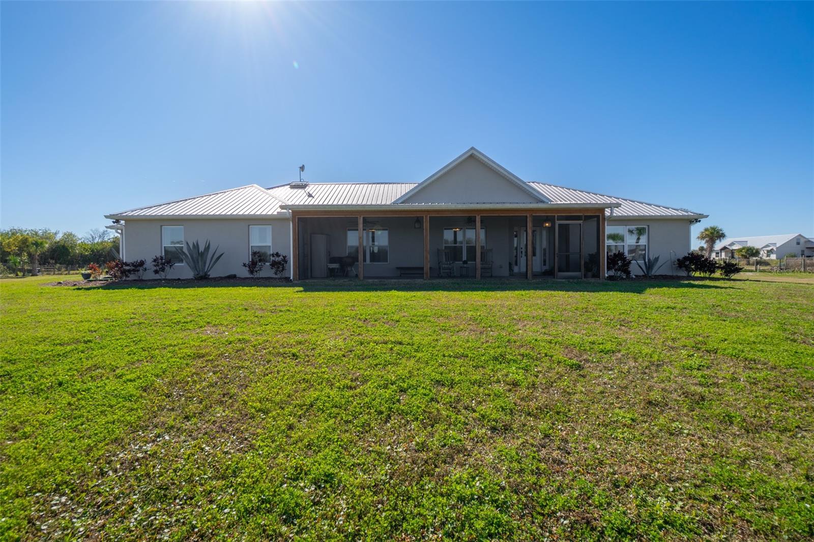 Single Family Residence em MIMS, FL - Daniel Dourado