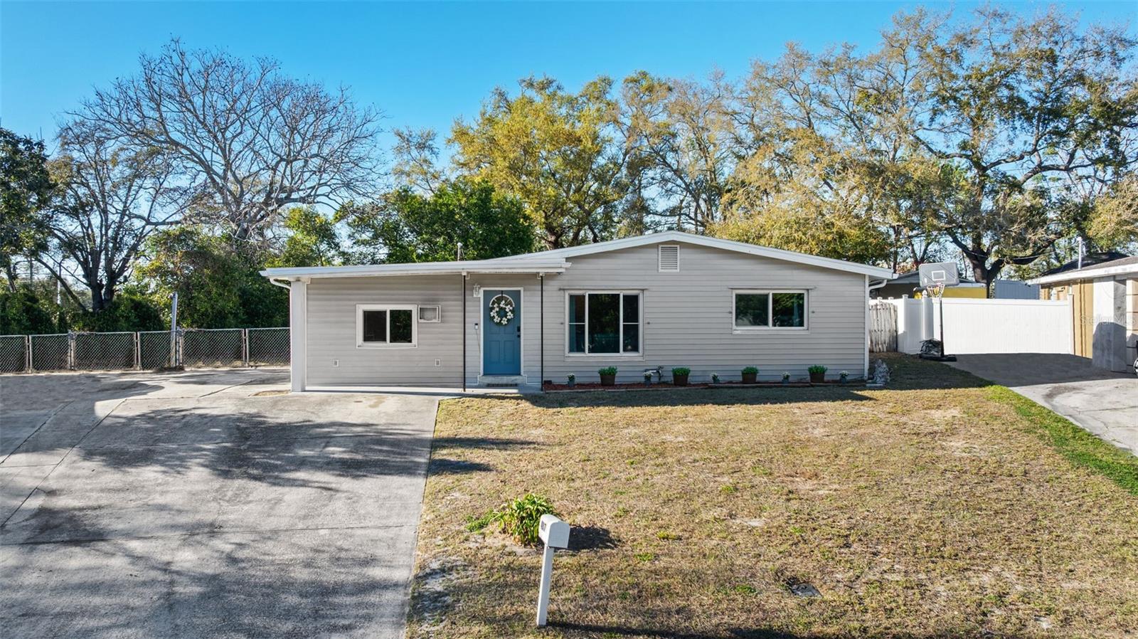 Single Family Residence em NEW PORT RICHEY, FL - Daniel Dourado