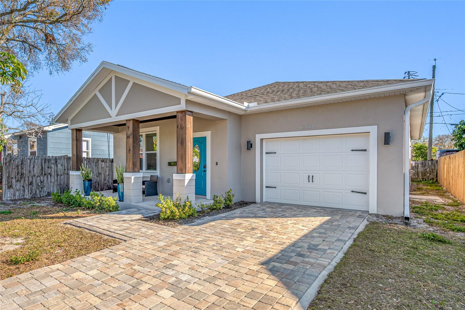 Single Family Residence em ST PETERSBURG, FL - Daniel Dourado