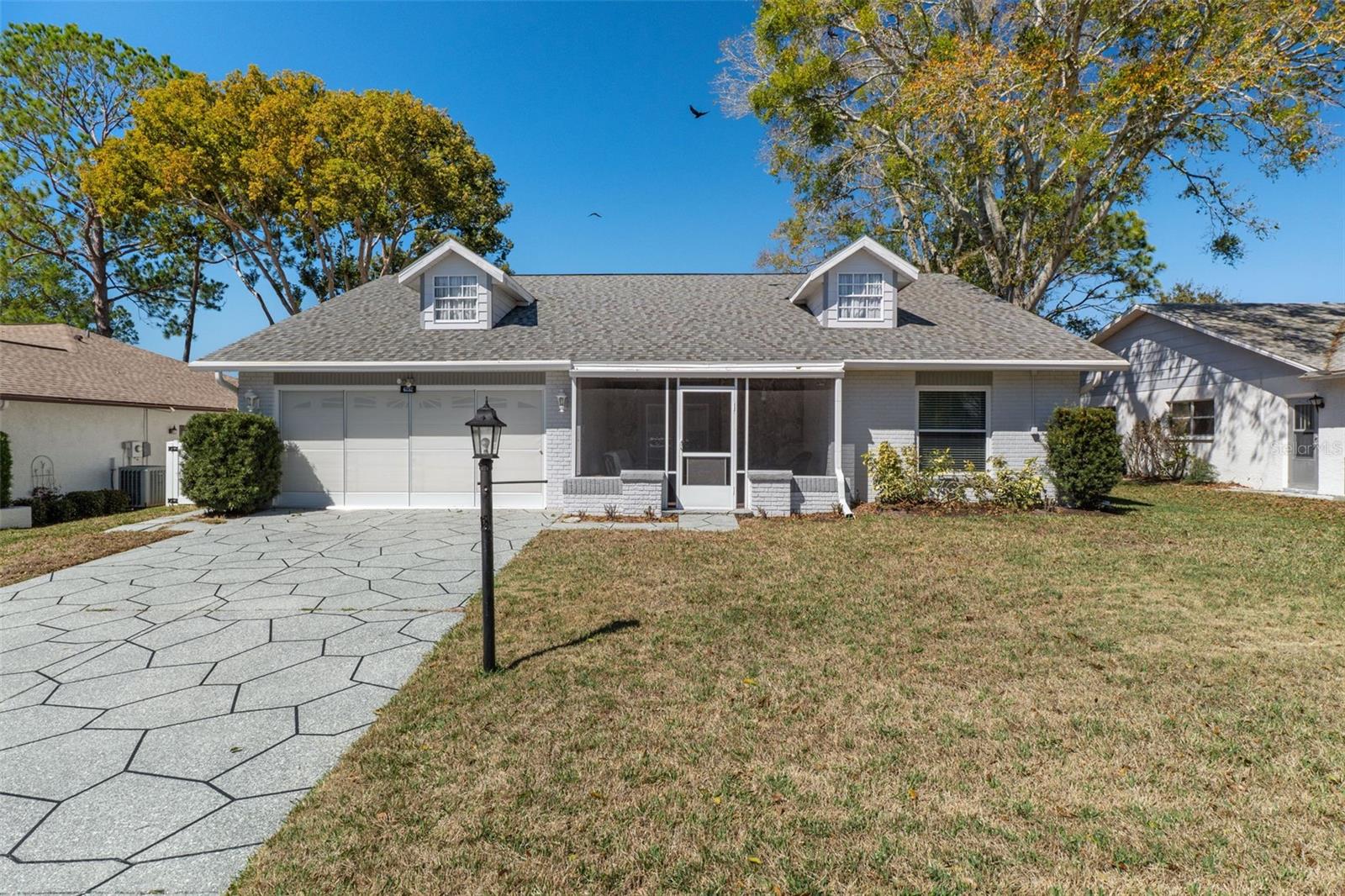 Single Family Residence em SPRING HILL, FL - Daniel Dourado