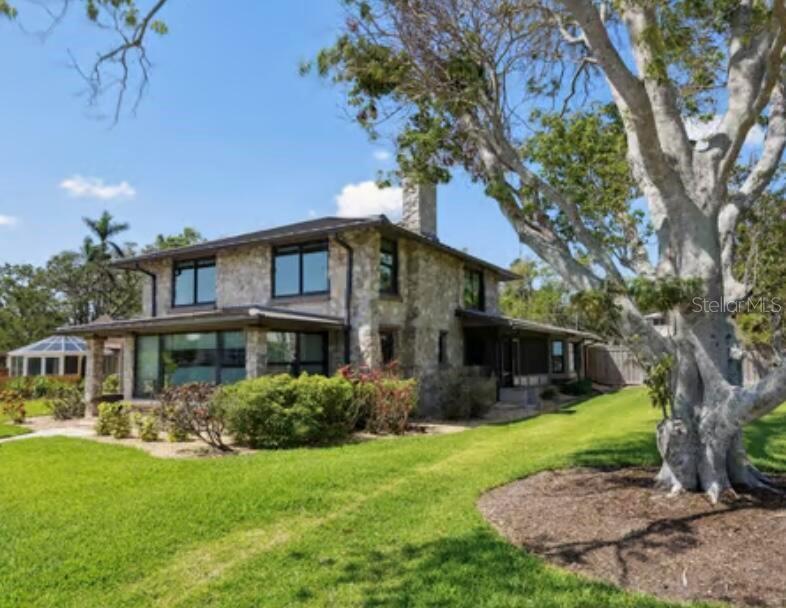 Single Family Residence in BRADENTON, FL - Daniel Dourado