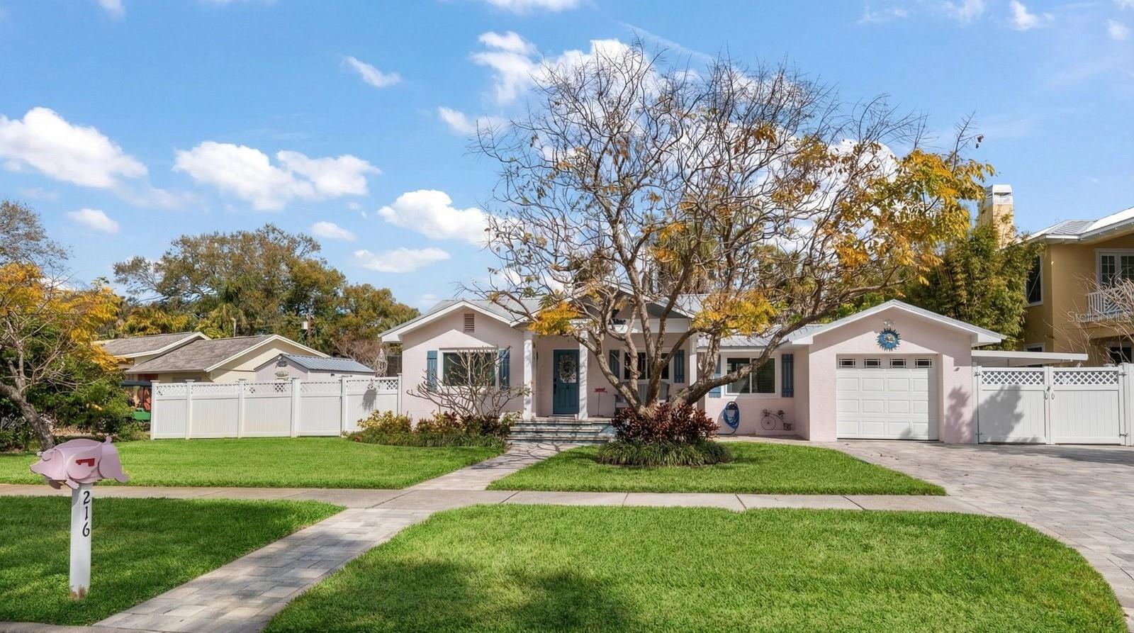 Single Family Residence em DUNEDIN, FL - Daniel Dourado