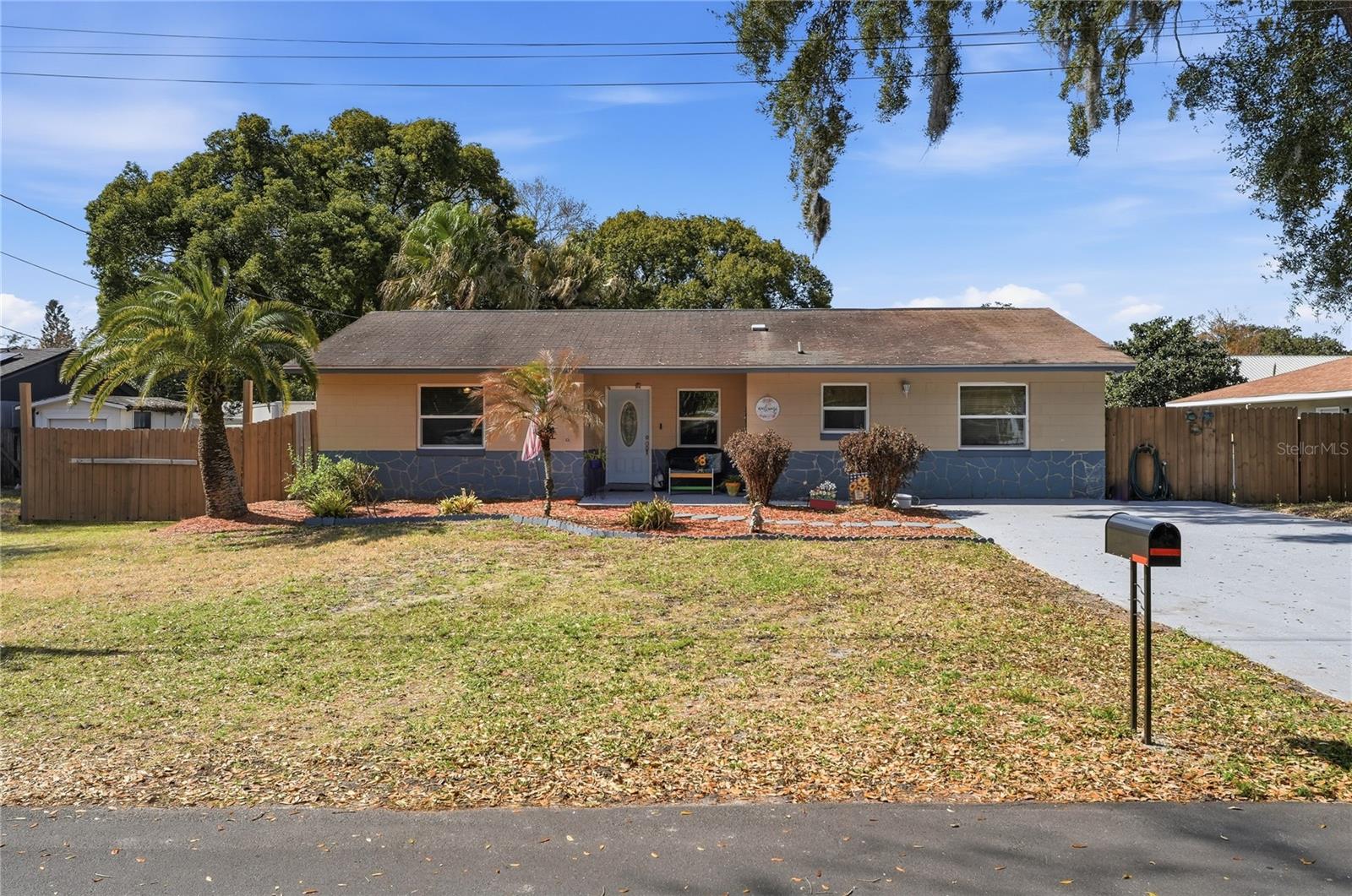 Single Family Residence in KISSIMMEE, FL - Daniel Dourado
