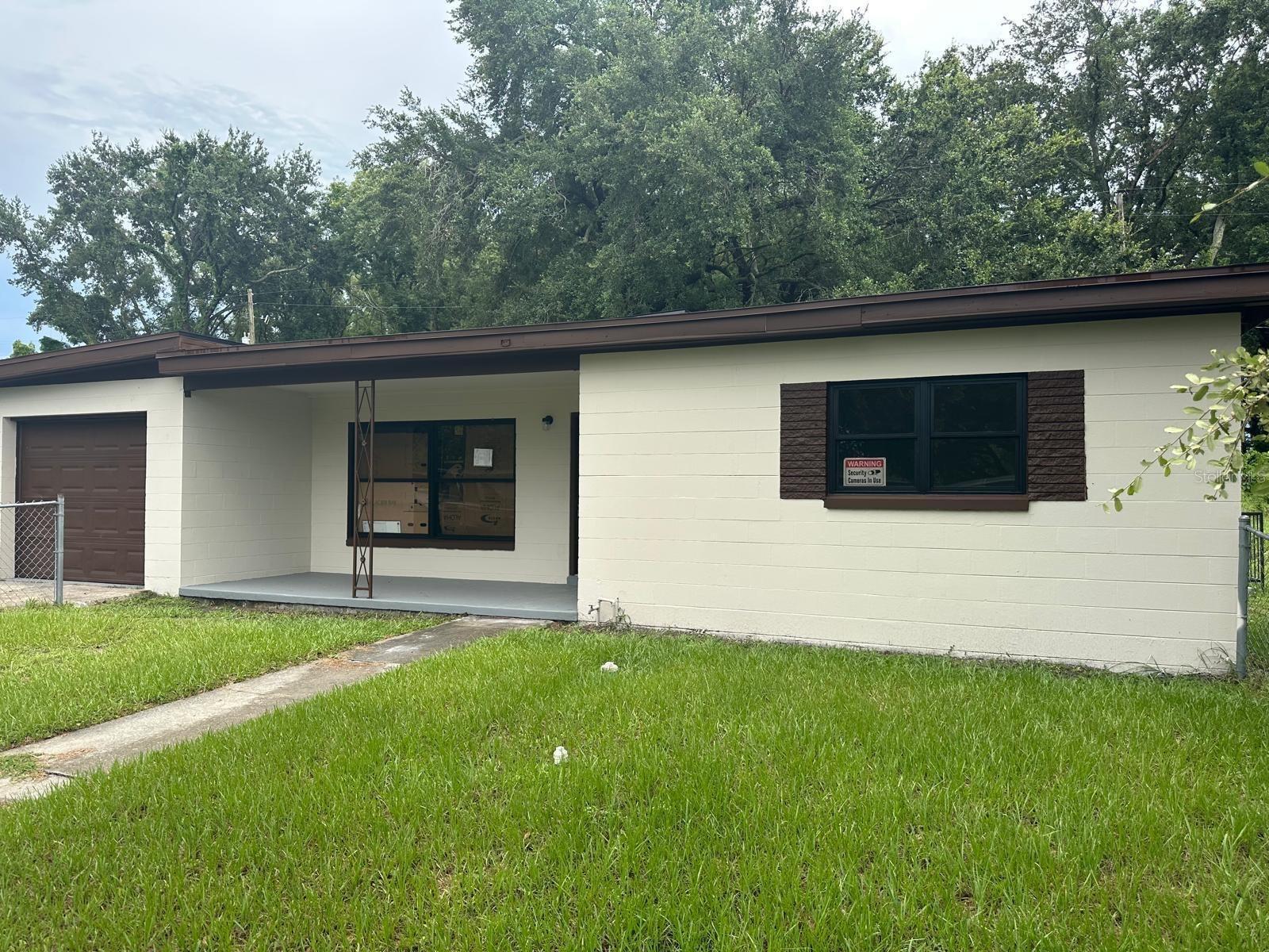 Single Family Residence in ORLANDO, FL - Daniel Dourado