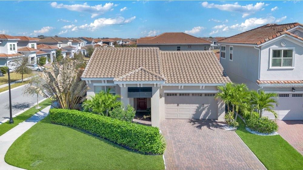 Single Family Residence in ORLANDO, FL - Daniel Dourado