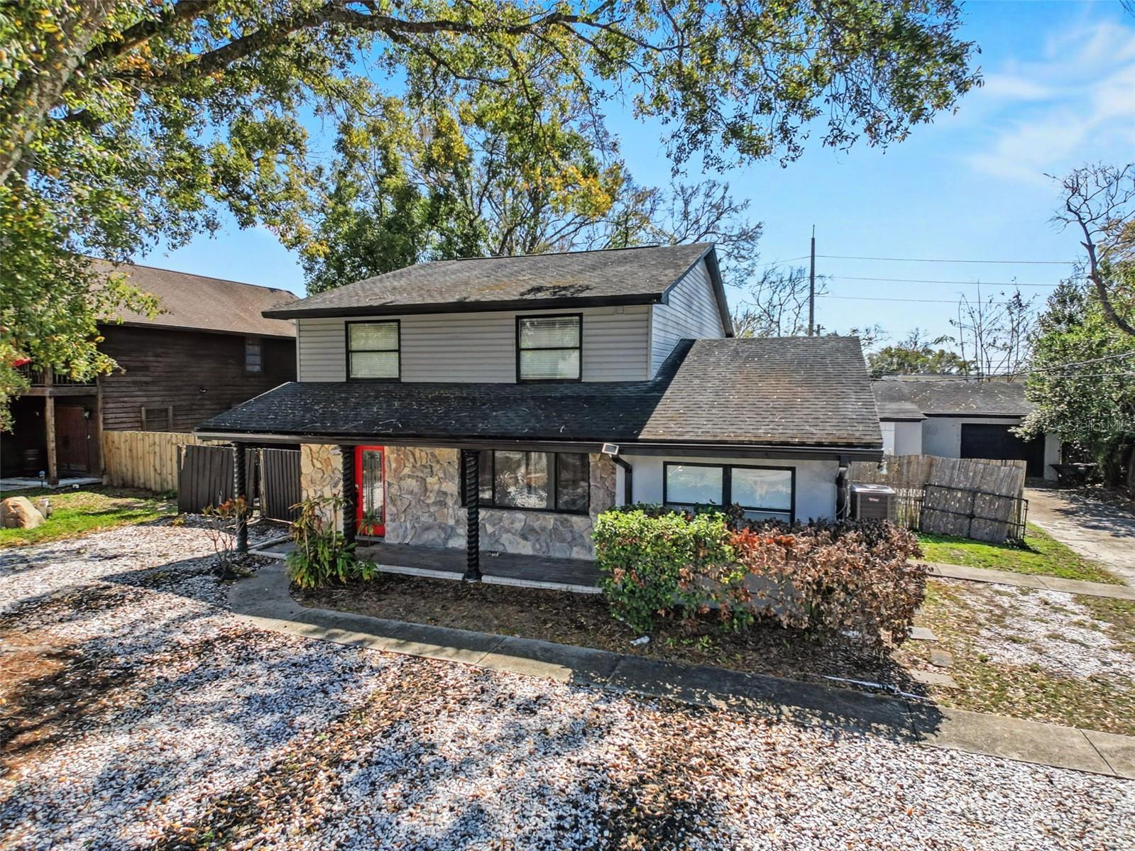 Single Family Residence in TAMPA, FL - Daniel Dourado