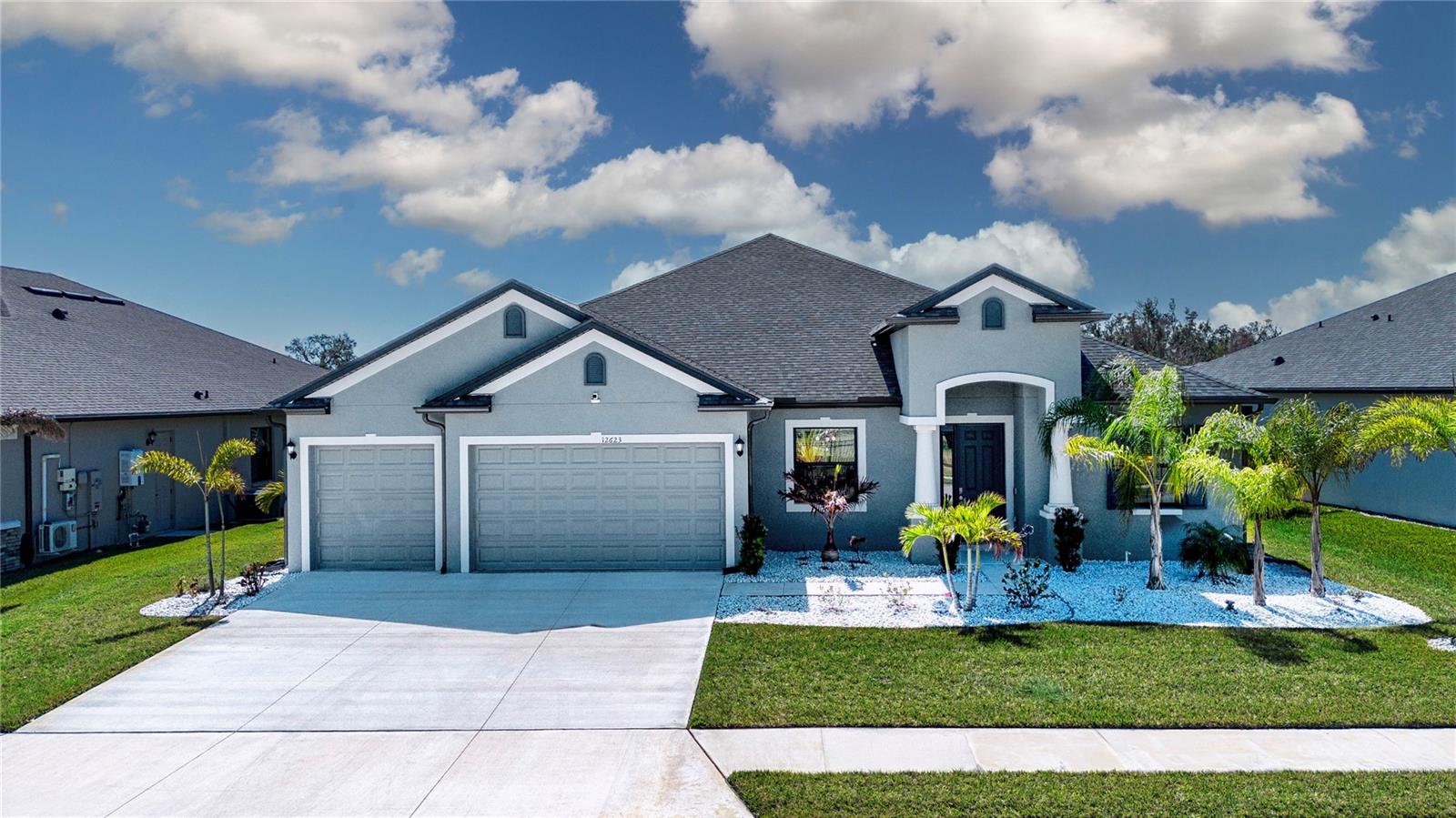 Single Family Residence in PARRISH, FL - Daniel Dourado