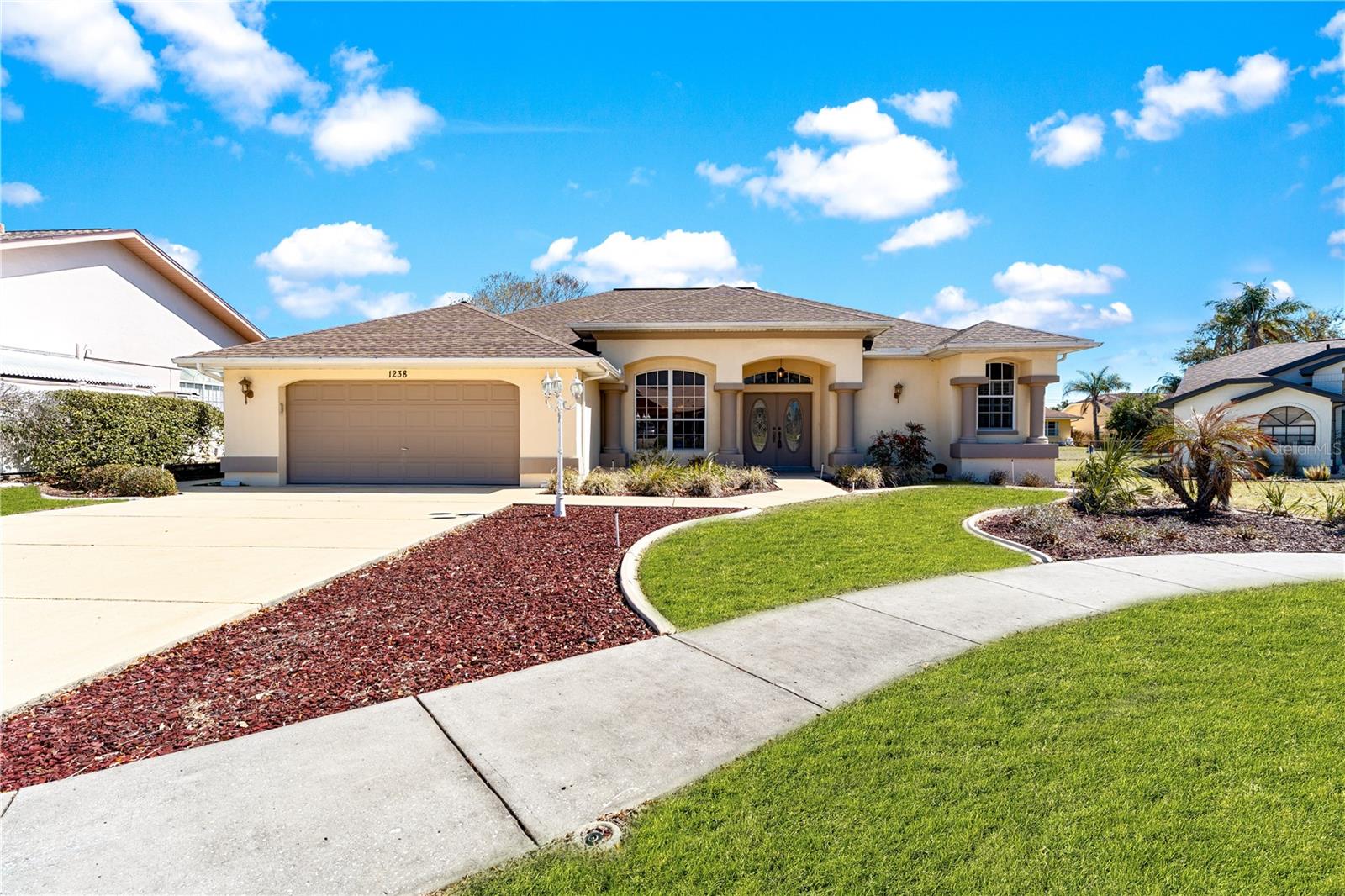 Single Family Residence em SPRING HILL, FL - Daniel Dourado
